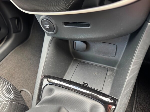 Used Renault Clio 2015 for sale - 76304501: Photo 47