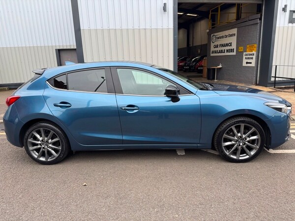 Used Mazda Mazda3 2018 for sale - 76304502: Photo 2