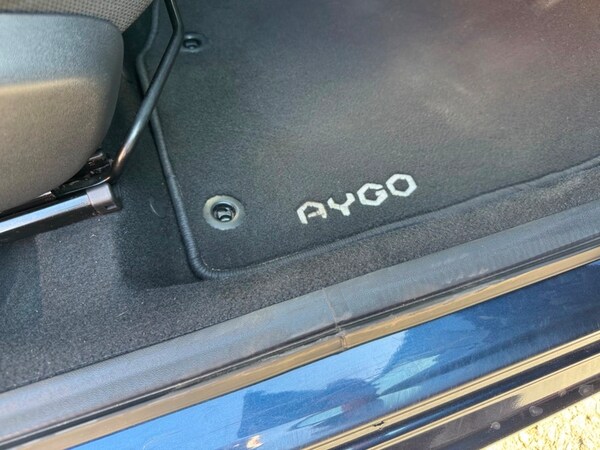 Used Toyota AYGO 2017 for sale - 76304538: Photo 24