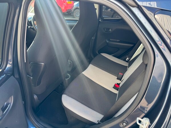 Used Toyota AYGO 2017 for sale - 76304538: Photo 27