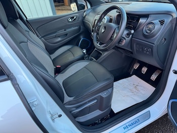 Used Renault Captur 2017 for sale - 77697462: Photo