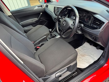 Used Volkswagen Polo 2018 for sale - 76821411: Photo