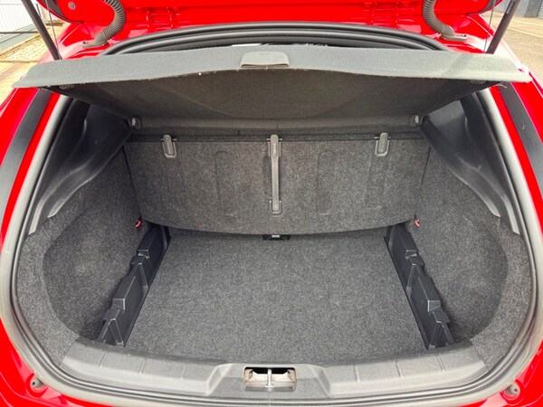 Used Volvo V40 2016 for sale - 76304541: Photo 25