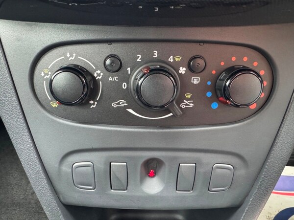 Used Dacia Logan MCV 2019 for sale - 76304563: Photo 43