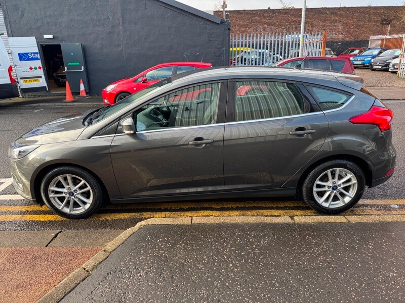 Used Ford Focus 2015 for sale - 77697478: Photo 13