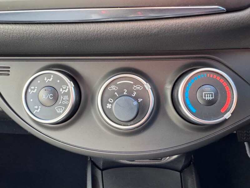 Used Toyota Yaris 2019 for sale - 77697482: Photo 35