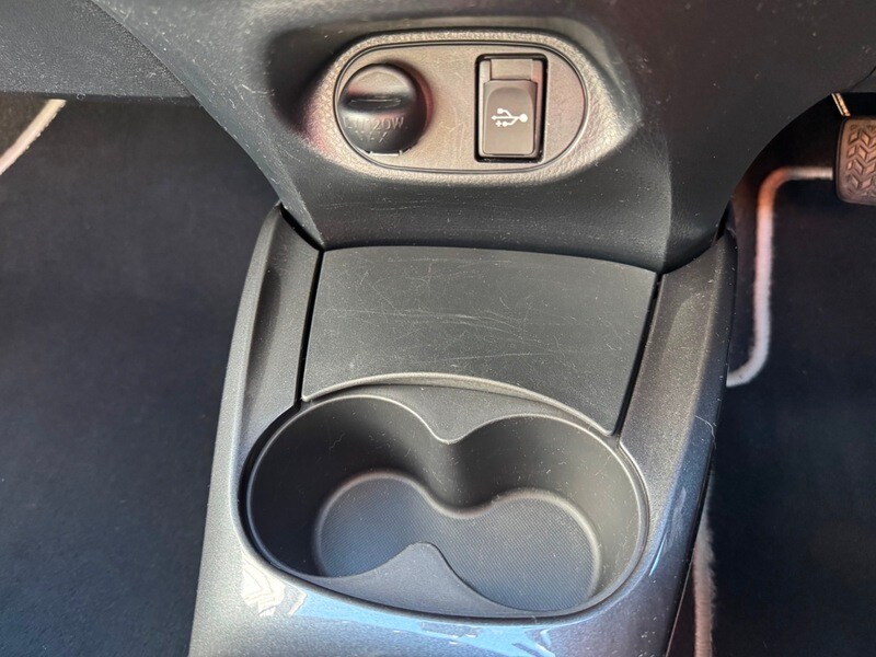 Used Toyota Yaris 2019 for sale - 77697482: Photo 38