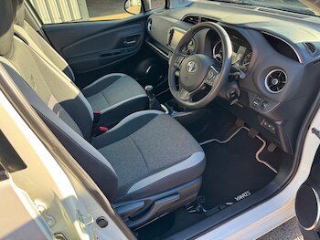 Used Toyota Yaris 2019 for sale - 77697482: Photo