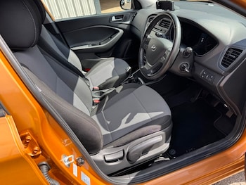 Used Hyundai i20 2015 for sale - 78382021: Photo