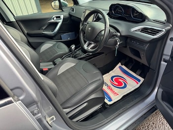 Used Peugeot 2008 2018 for sale - 76304509: Photo