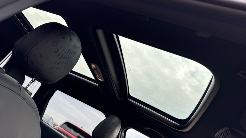 Used MINI Cooper 2024 for sale - 76328038: Photo 31