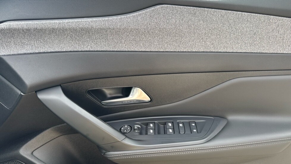 Used Peugeot 308 2023 for sale - 76168877: Photo 32