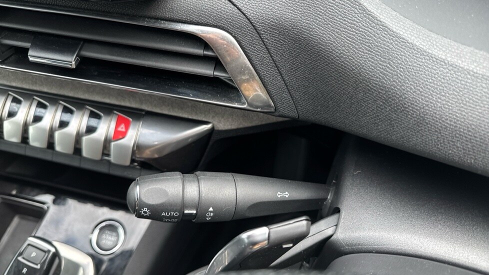 Used Peugeot 3008 2022 for sale - 76079031: Photo 27