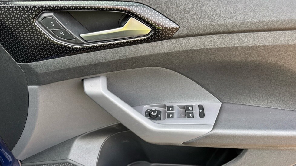 Used Volkswagen T-Cross 2020 for sale - 76372795: Photo 30