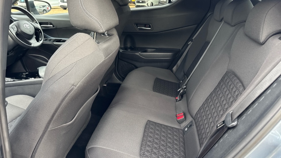 Used Toyota C-HR 2022 for sale - 76350957: Photo 14