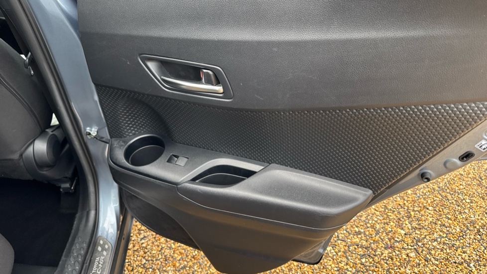 Used Toyota C-HR 2022 for sale - 76350957: Photo 39