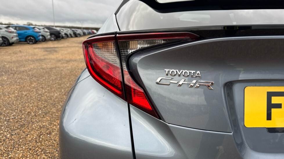 Used Toyota C-HR 2022 for sale - 76350957: Photo 42