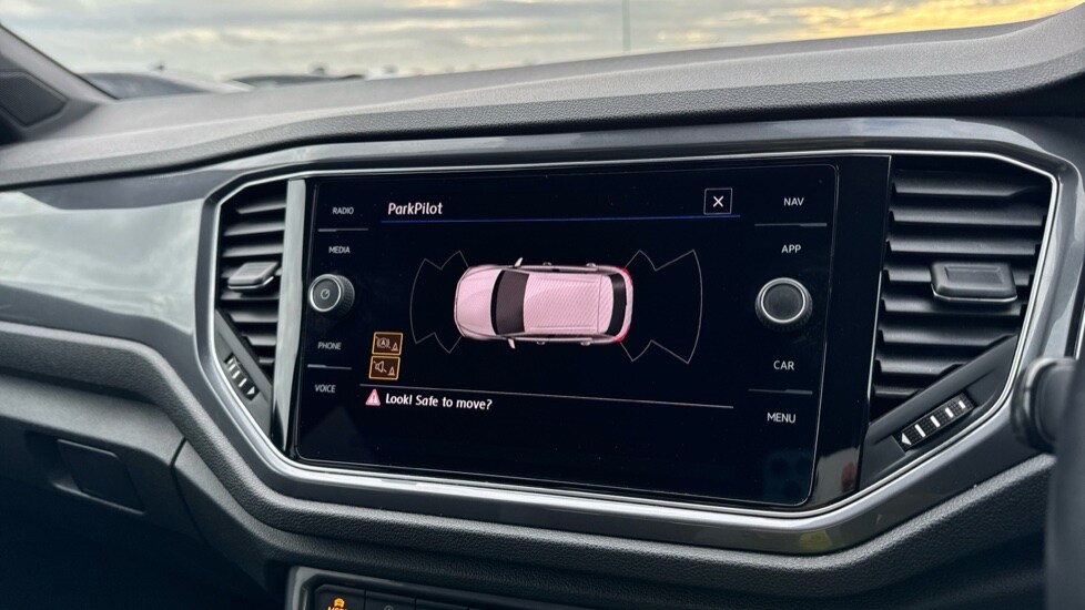 Used Volkswagen T-Roc 2020 for sale - 76745373: Photo 28