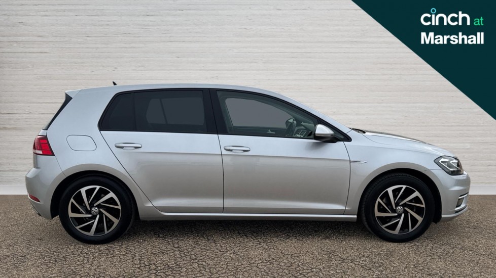 Used Volkswagen Golf 2020 for sale - 75864757: Photo 2