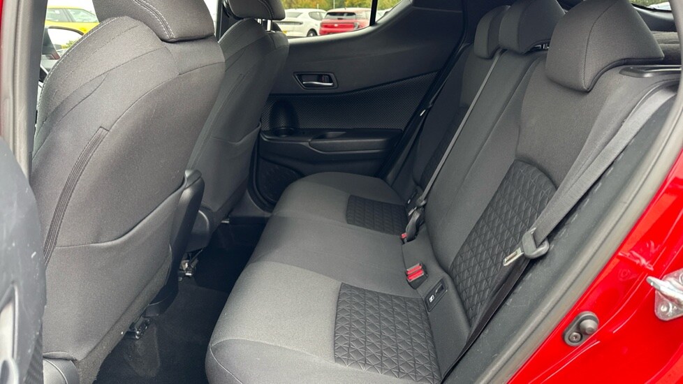 Used Toyota C-HR 2021 for sale - 76140195: Photo 14