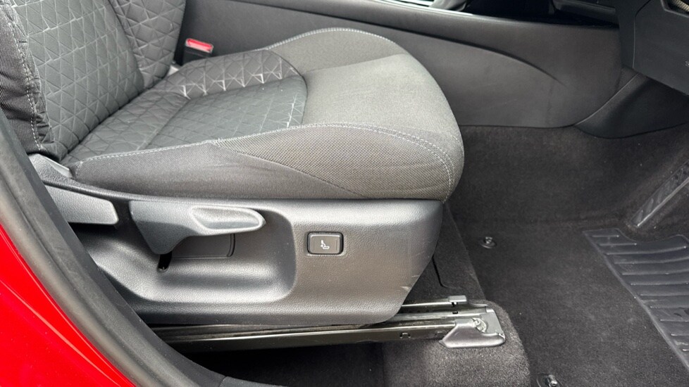 Used Toyota C-HR 2021 for sale - 76140195: Photo 34