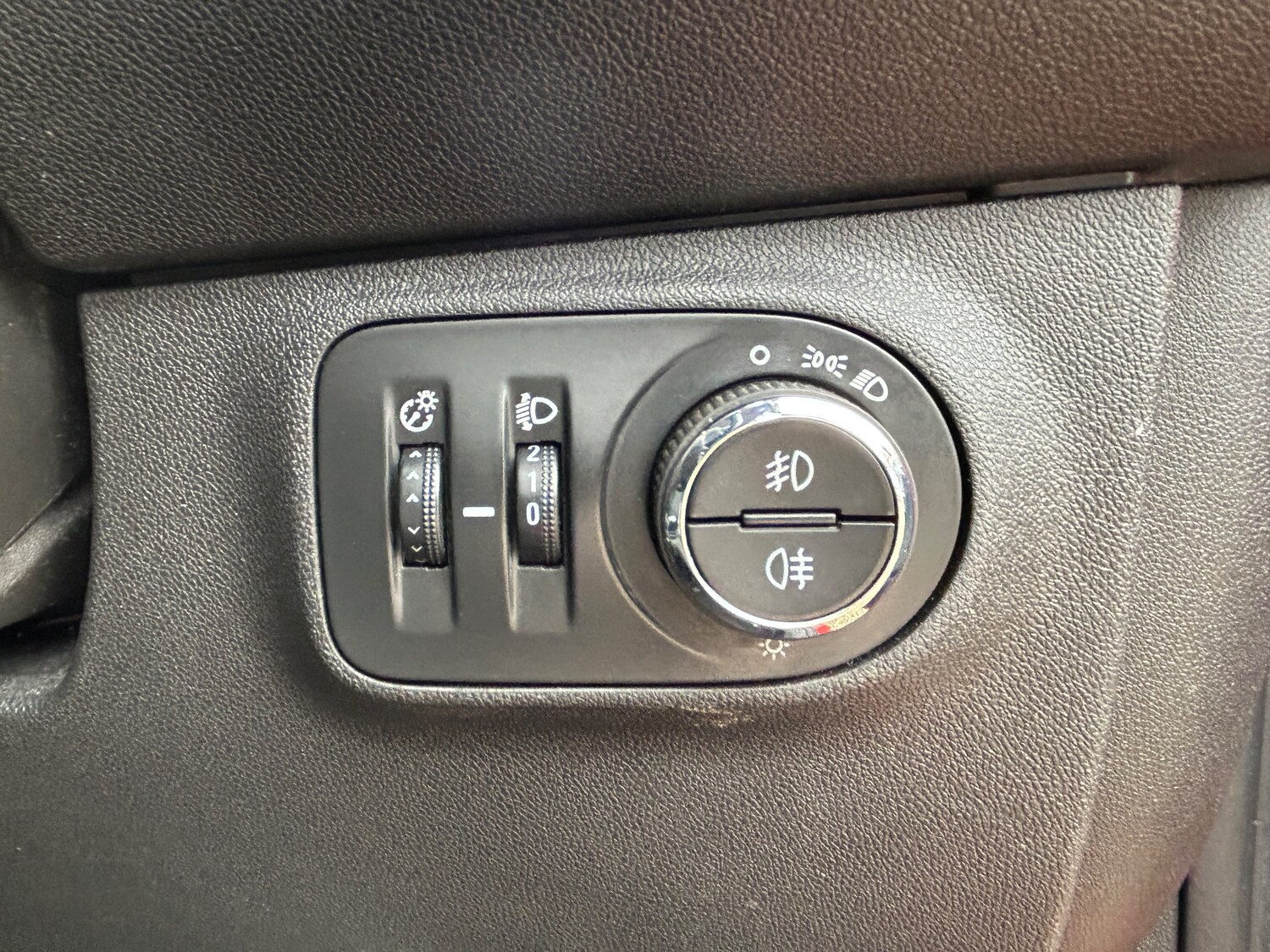 Used Vauxhall Corsa for sale - 78107115: Photo 31