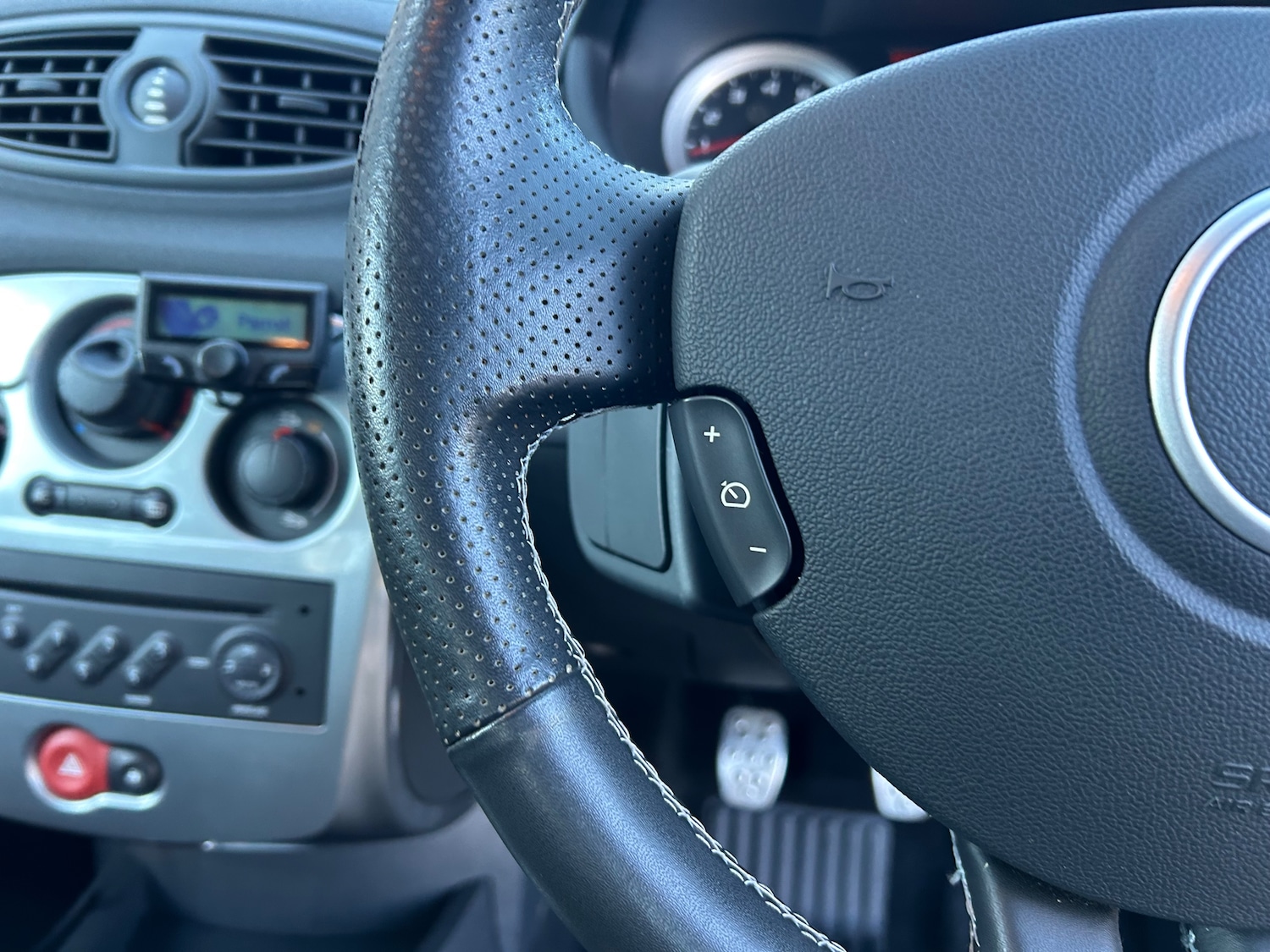 Used Renault Clio 2008 for sale - 77706470: Photo 30