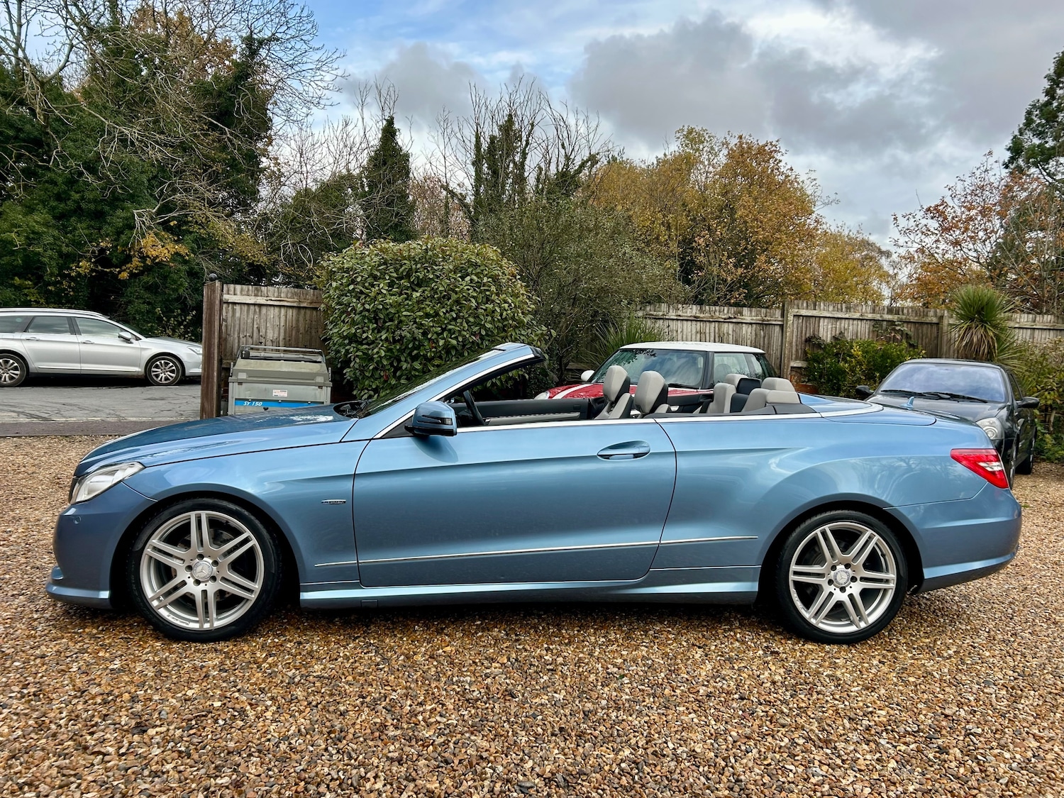 Used Mercedes-Benz E Class 2010 for sale - 77137835: Photo 2