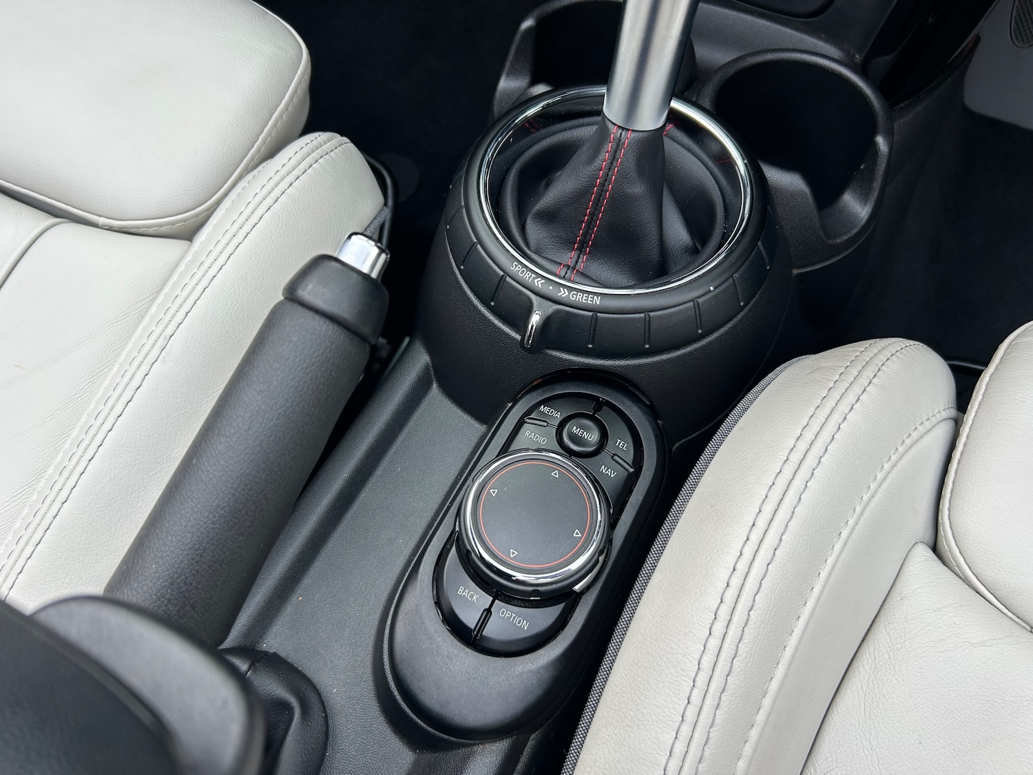 Used MINI Convertible 2016 for sale - 76490901: Photo 31