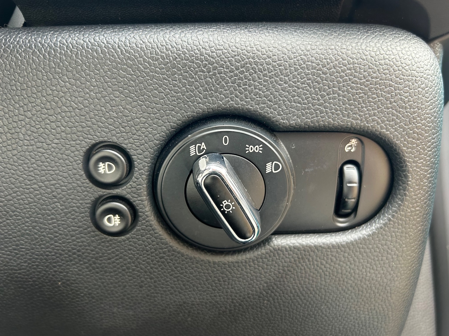 Used MINI Convertible 2016 for sale - 76490901: Photo 36