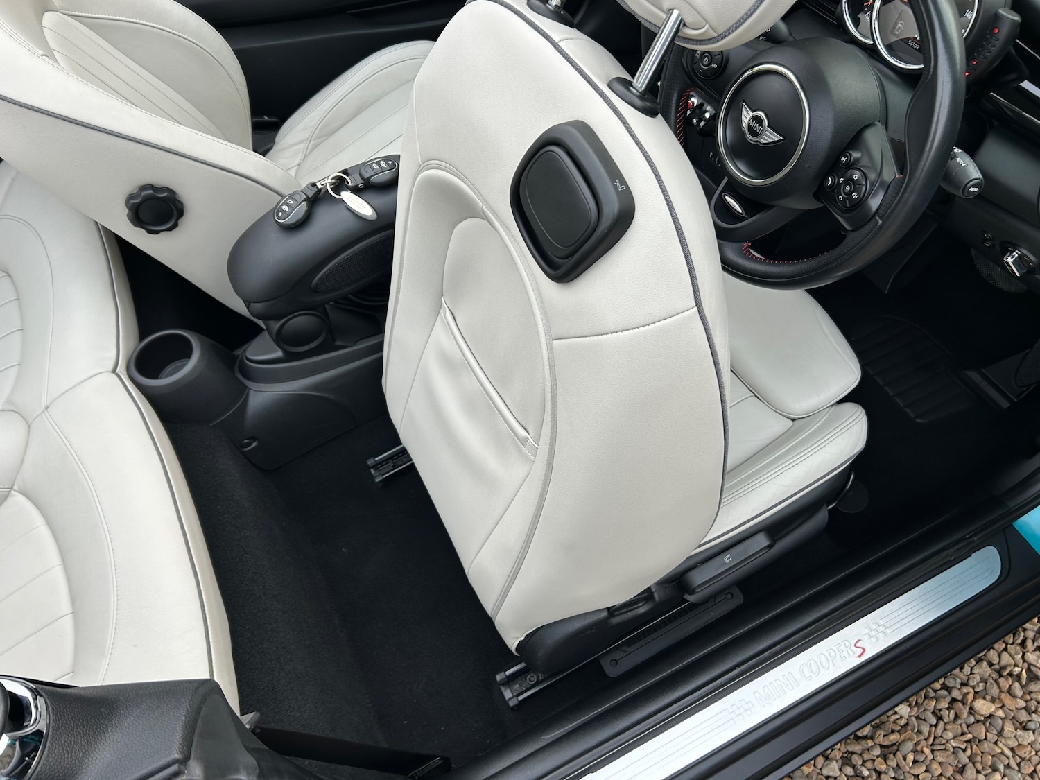 Used MINI Convertible 2016 for sale - 76490901: Photo 41