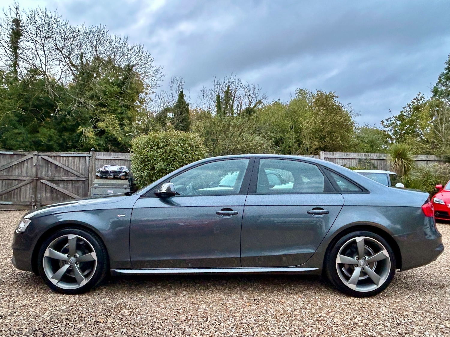 Used Audi A4 2013 for sale - 76490920: Photo 2