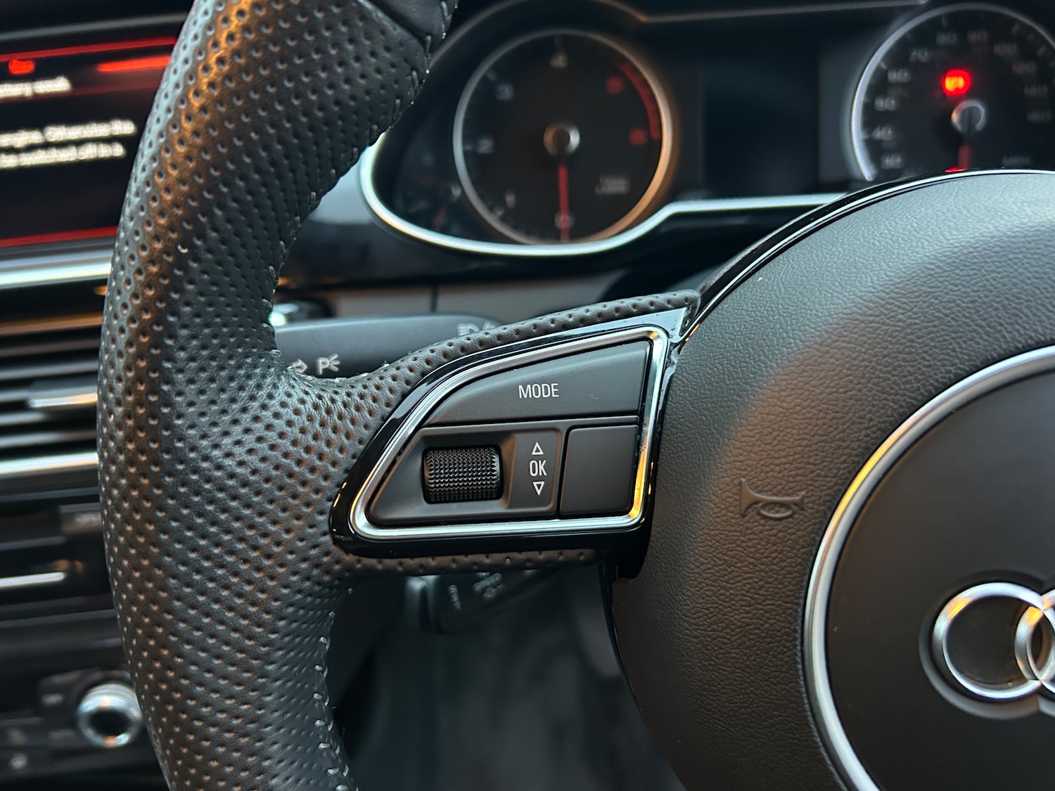 Used Audi A4 2013 for sale - 76490920: Photo 23