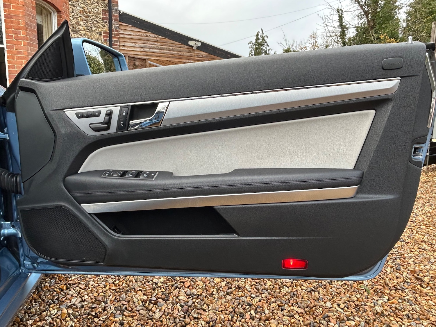 Used Mercedes-Benz E Class 2010 for sale - 76842325: Photo 35