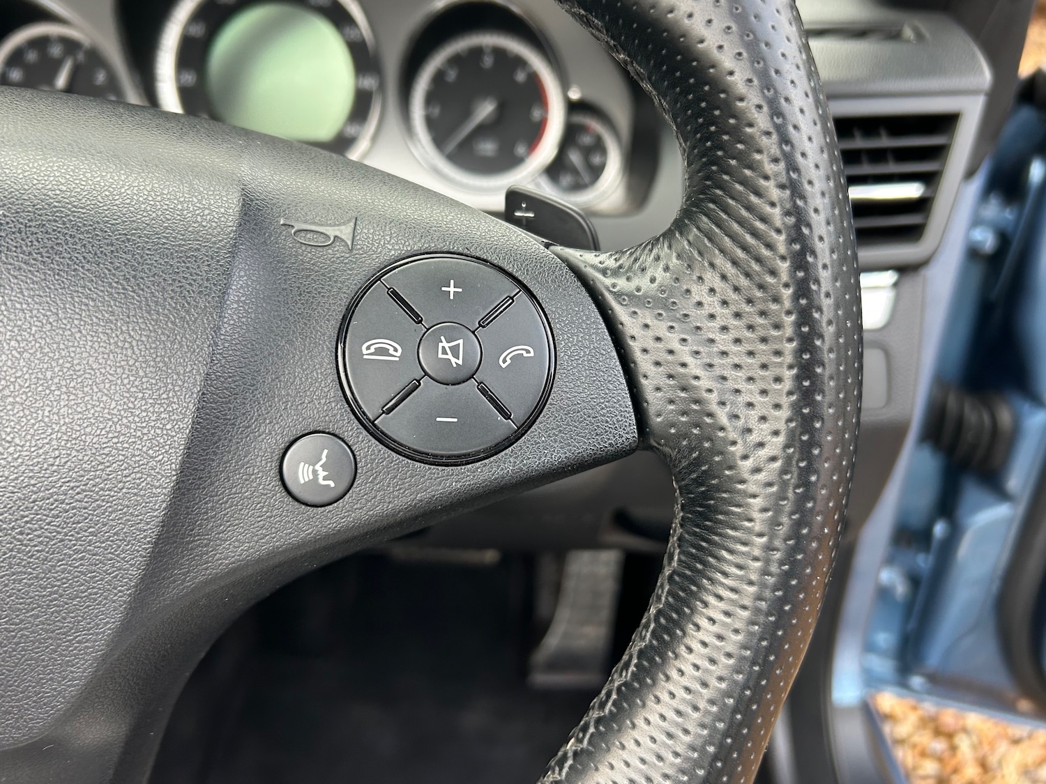 Used Mercedes-Benz E Class 2010 for sale - 76842325: Photo 47