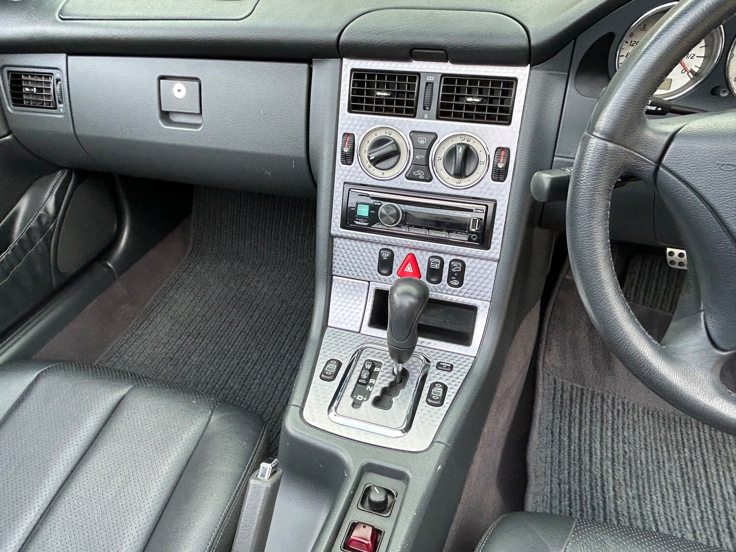 Used Mercedes-Benz SLK 2003 for sale - 77539927: Photo 28