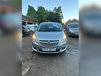 2014 - 1.4i 16V Tech Line 5dr