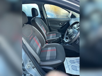 Used Dacia Sandero Stepway 2019 for sale - 76739737: Photo