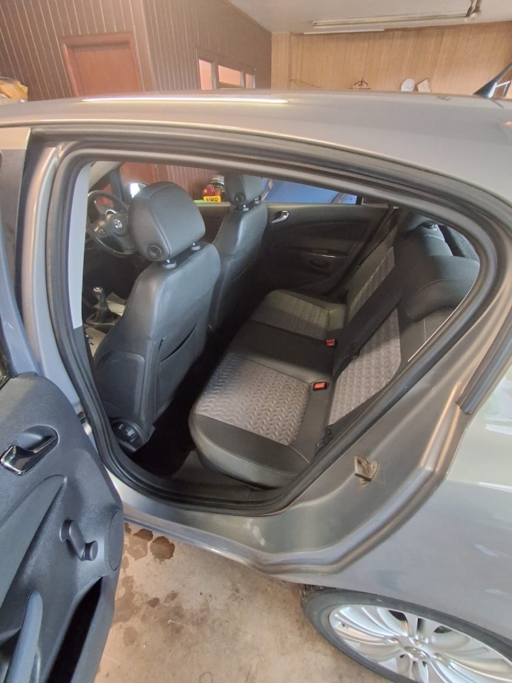 Used Vauxhall Corsa 2012 for sale - 77607945: Photo 5