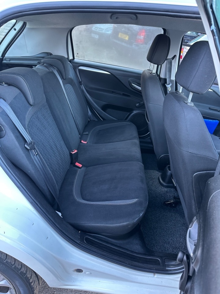 Used Fiat Punto 2016 for sale - 77733530: Photo 4