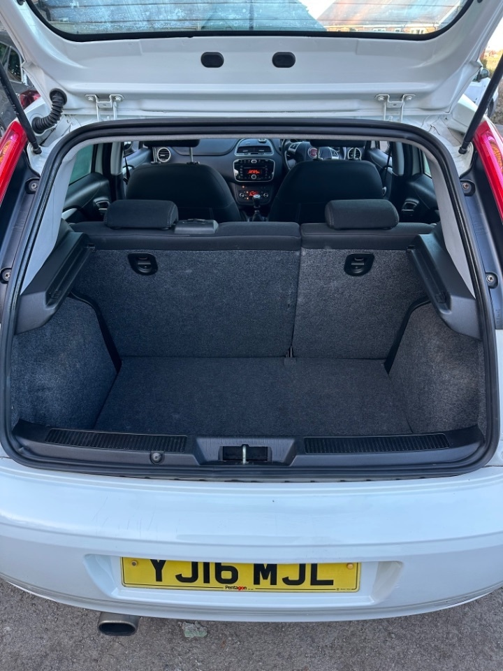 Used Fiat Punto 2016 for sale - 77733530: Photo 7