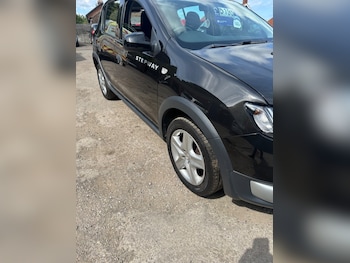 Used Dacia Sandero Stepway 2015 for sale - 78942779: Photo