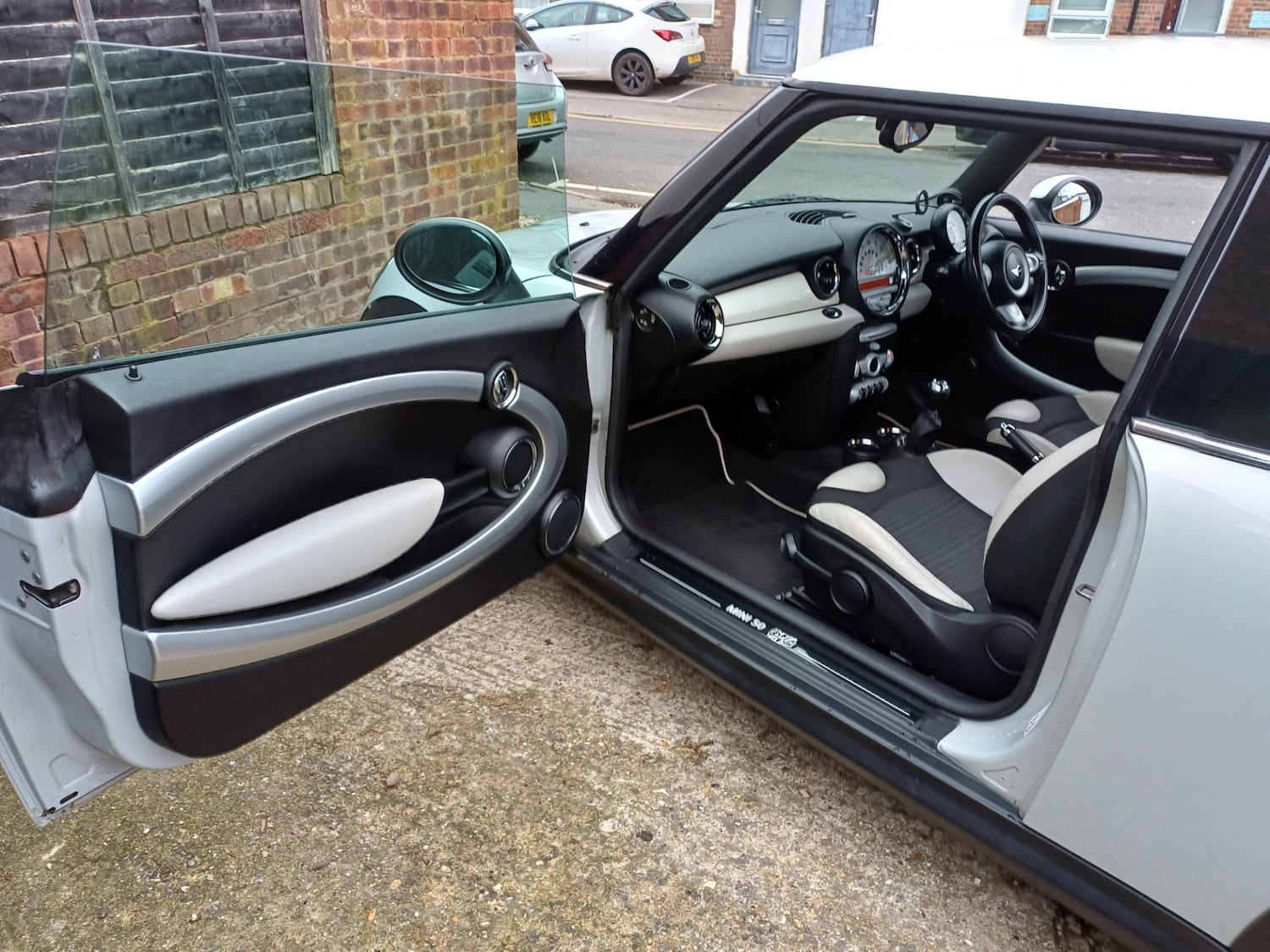 Used MINI Hatch 2009 for sale - 76599697: Photo 30