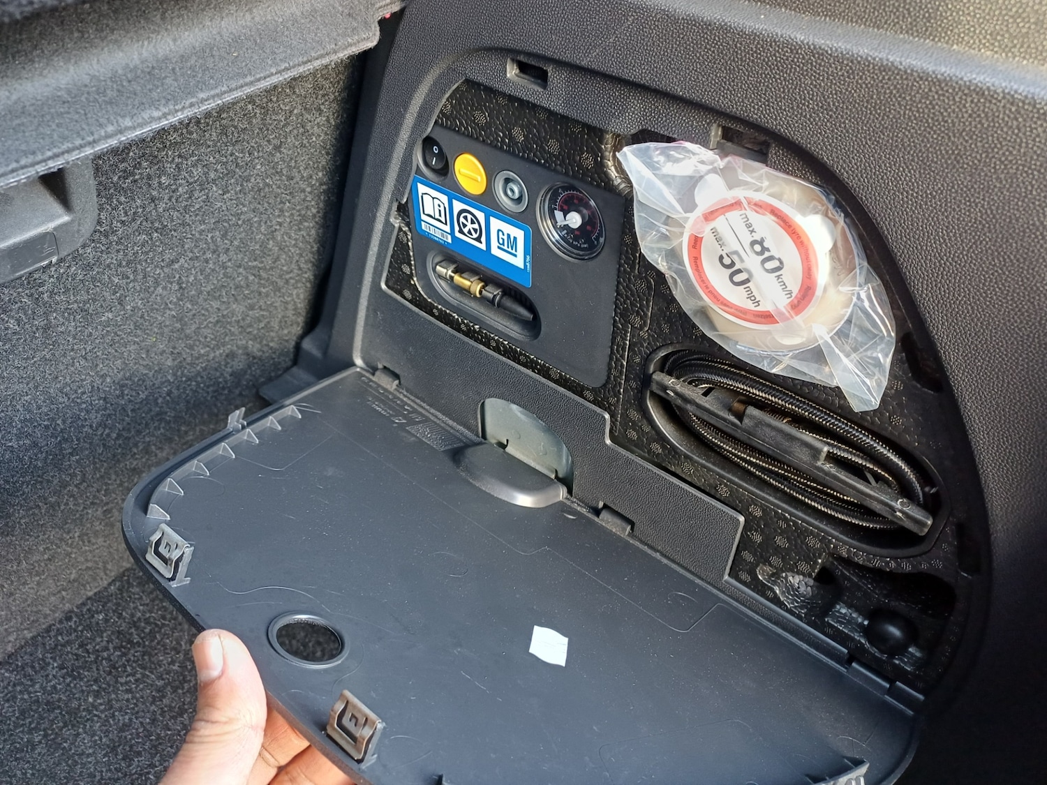 Used Vauxhall Corsa 2012 for sale - 76919829: Photo 8