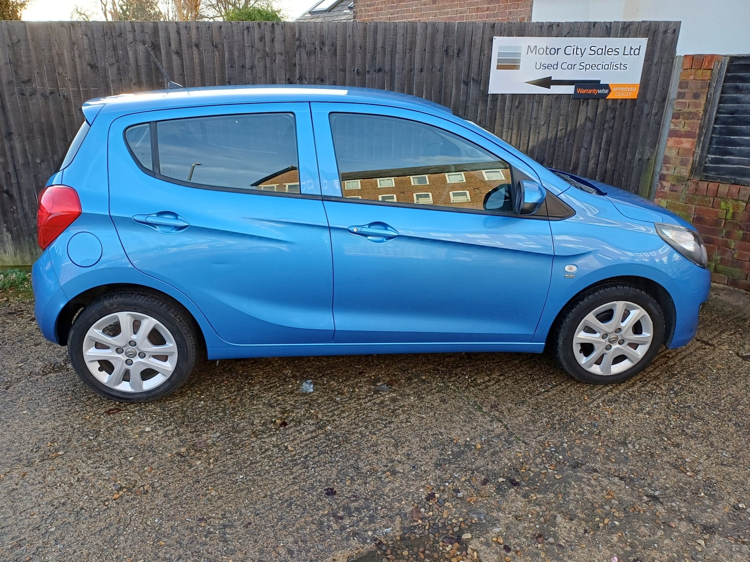 Used Vauxhall Viva 2016 for sale - 76947136: Photo 2