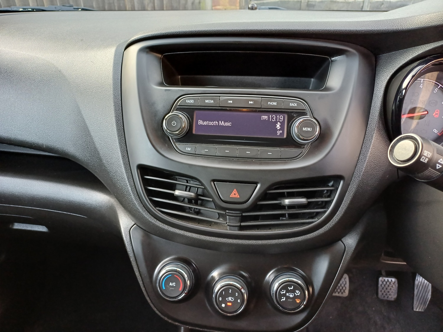 Used Vauxhall Viva 2016 for sale - 76947136: Photo 21