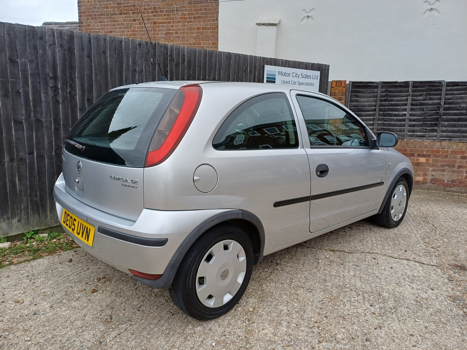 Used Vauxhall Corsa 2005 for sale - 76383280: Photo 3