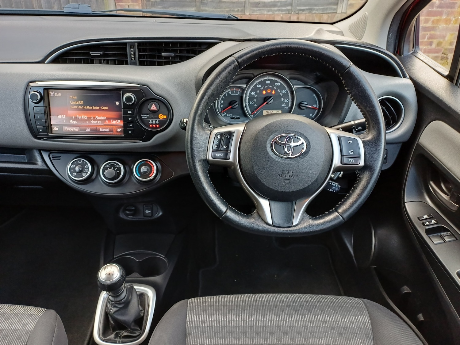 Used Toyota Yaris 2016 for sale - 78031541: Photo 17
