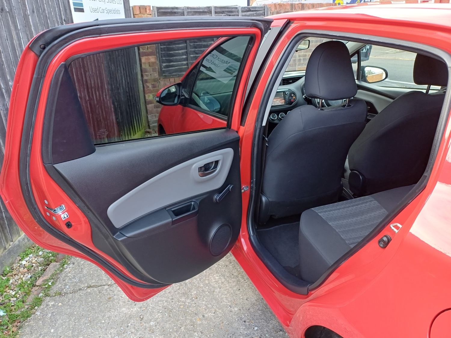 Used Toyota Yaris 2016 for sale - 78031541: Photo 29