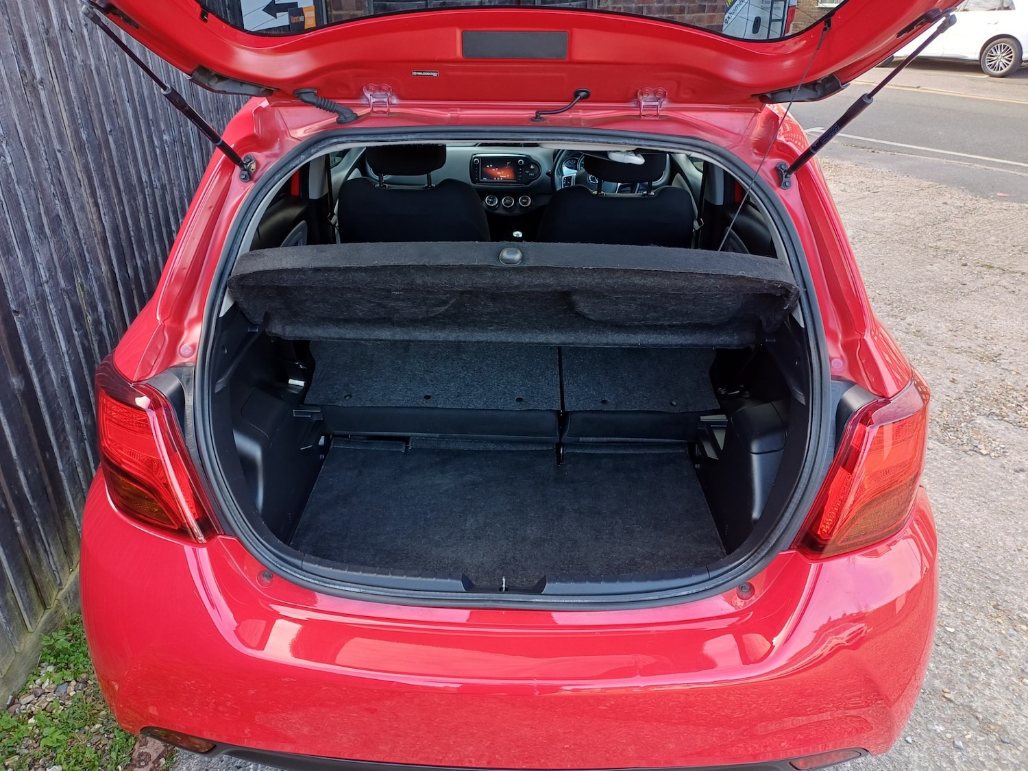 Used Toyota Yaris 2016 for sale - 78031541: Photo 5